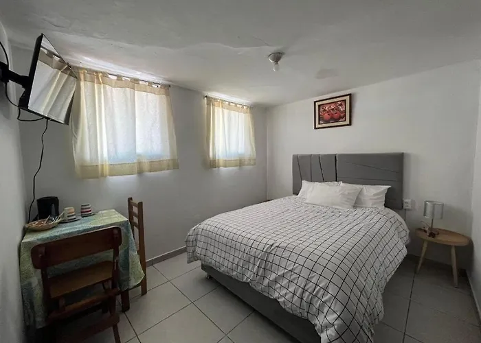 Qoyllor Plaza Guest house *